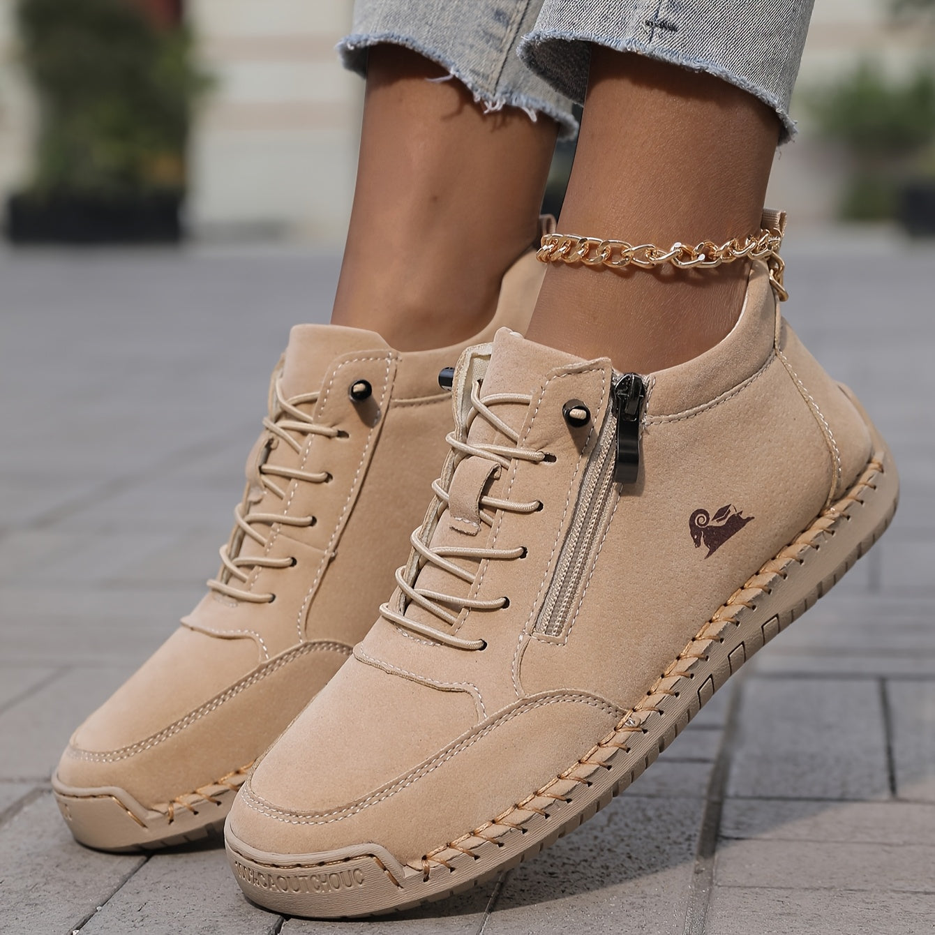 Nova | Cushioned Sneakers with a Side Zip