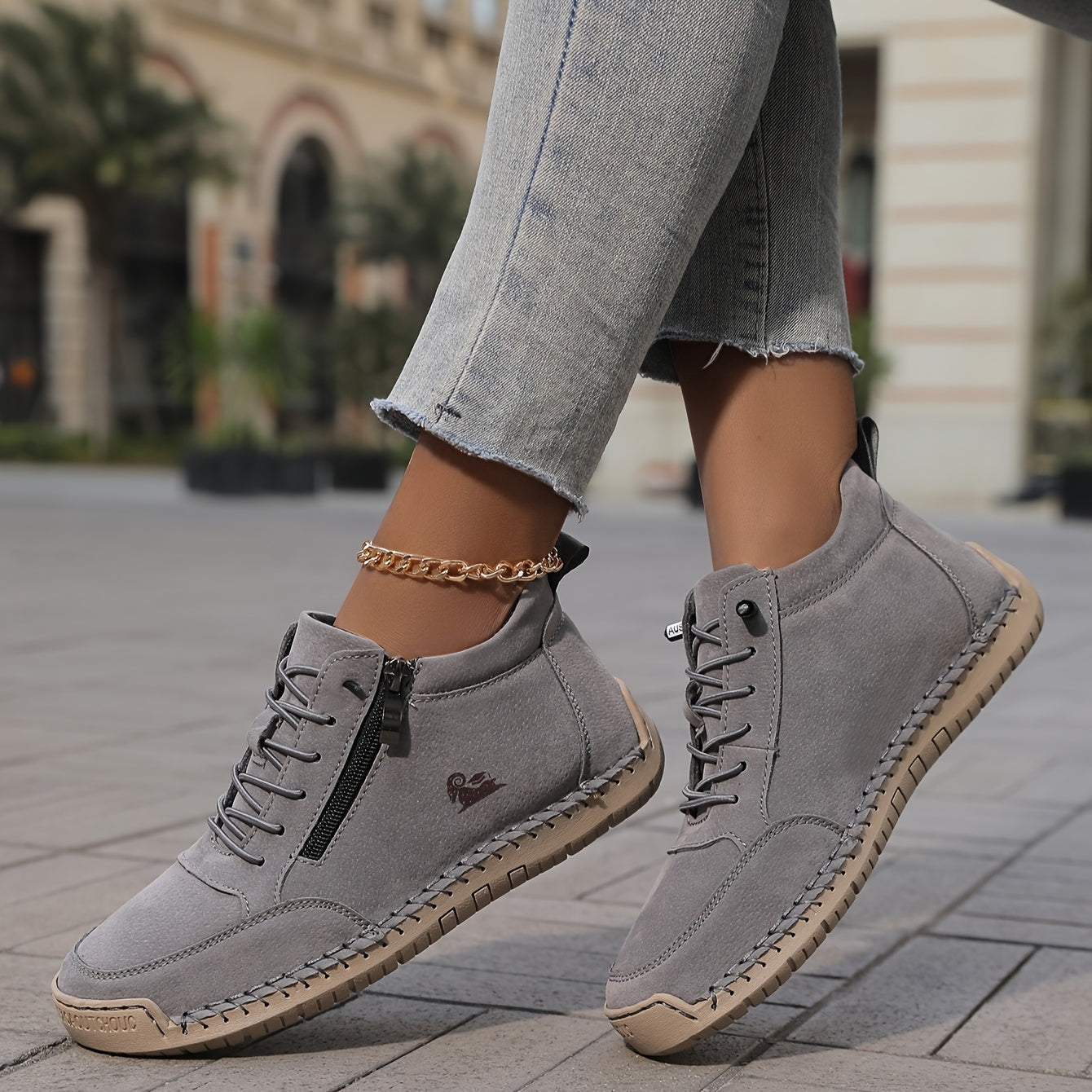 Nova | Cushioned Sneakers with a Side Zip