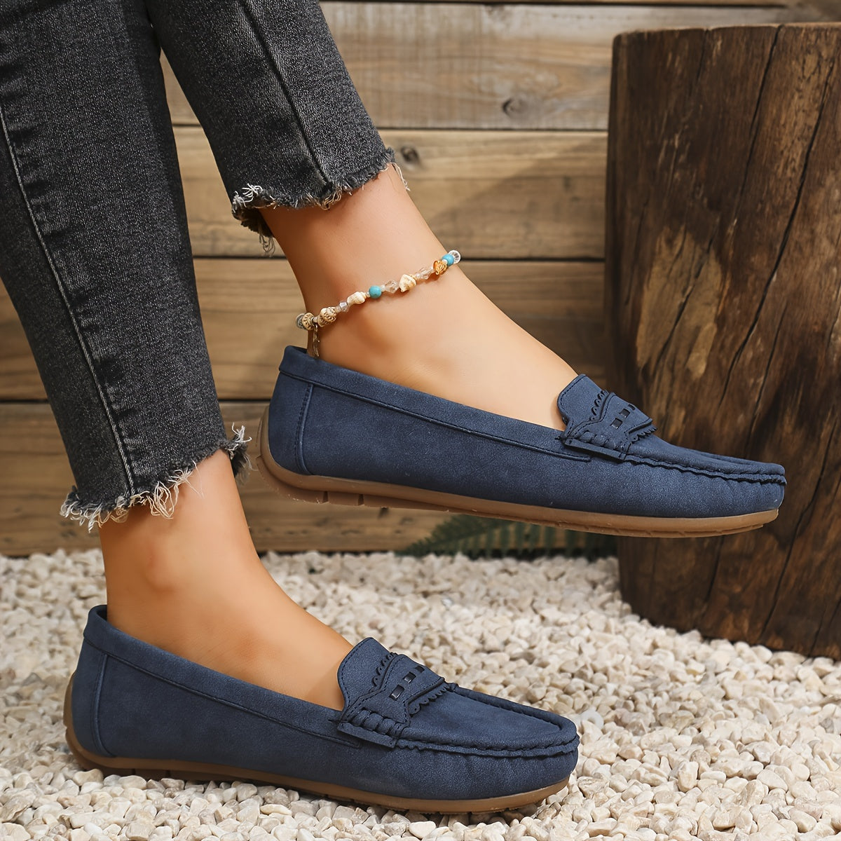 Leonie | Scalloped Suede Loafers