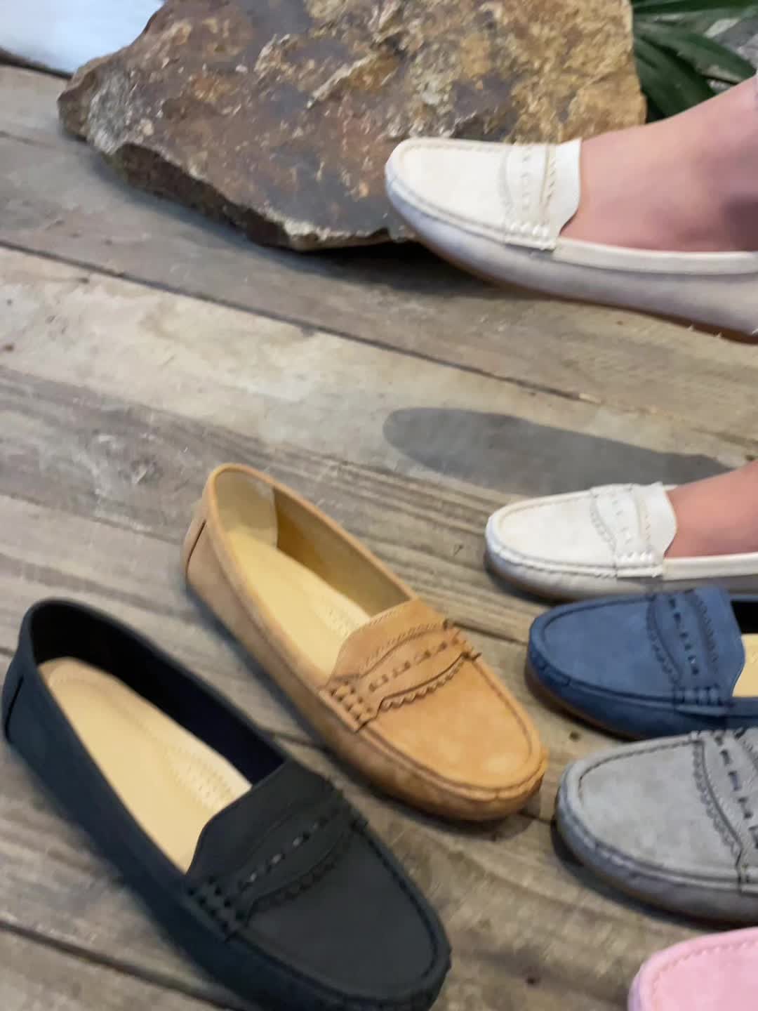 Leonie | Scalloped Suede Loafers