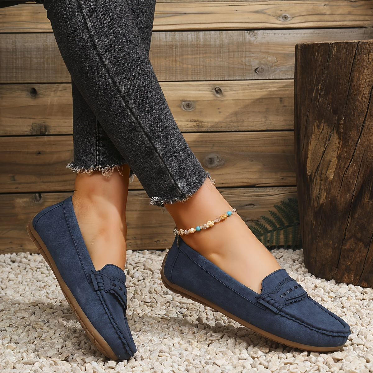 Leonie | Scalloped Suede Loafers