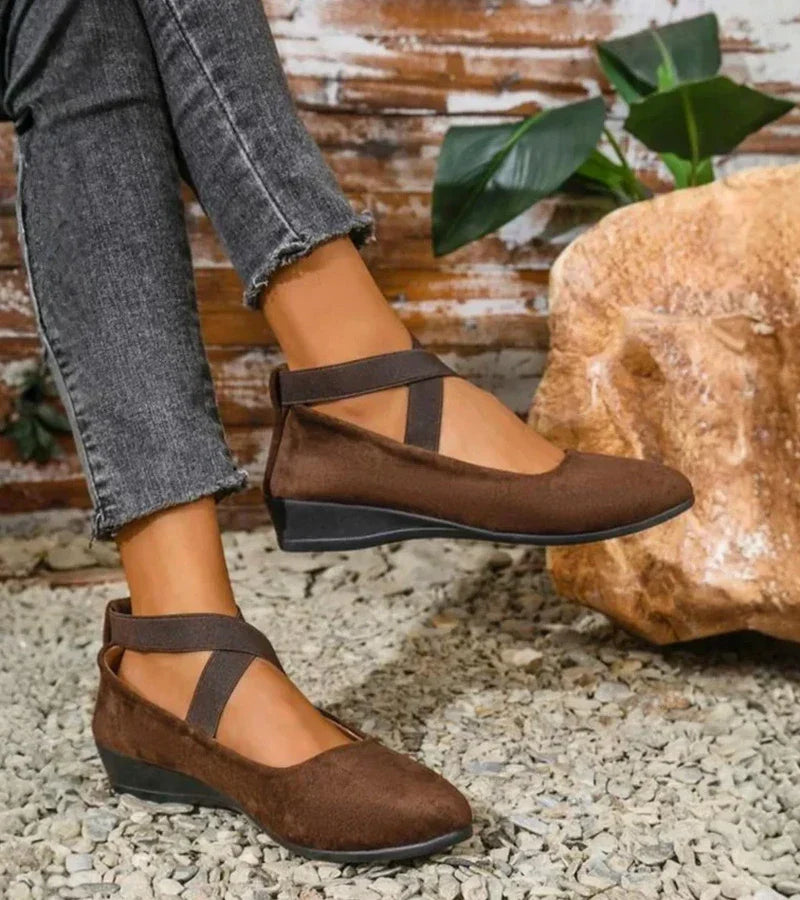 Phyllis | Closed Wedge Flats