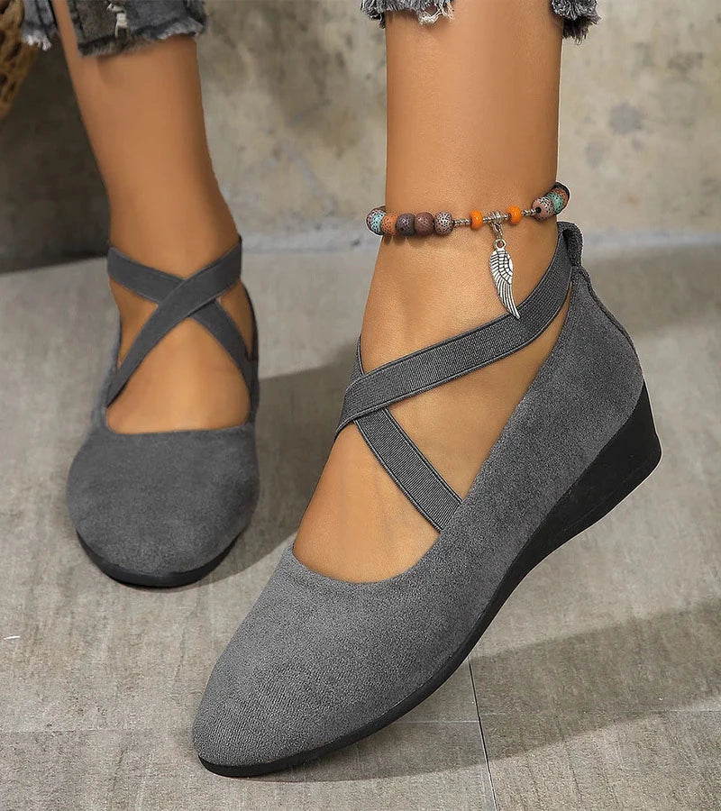 Phyllis | Closed Wedge Flats