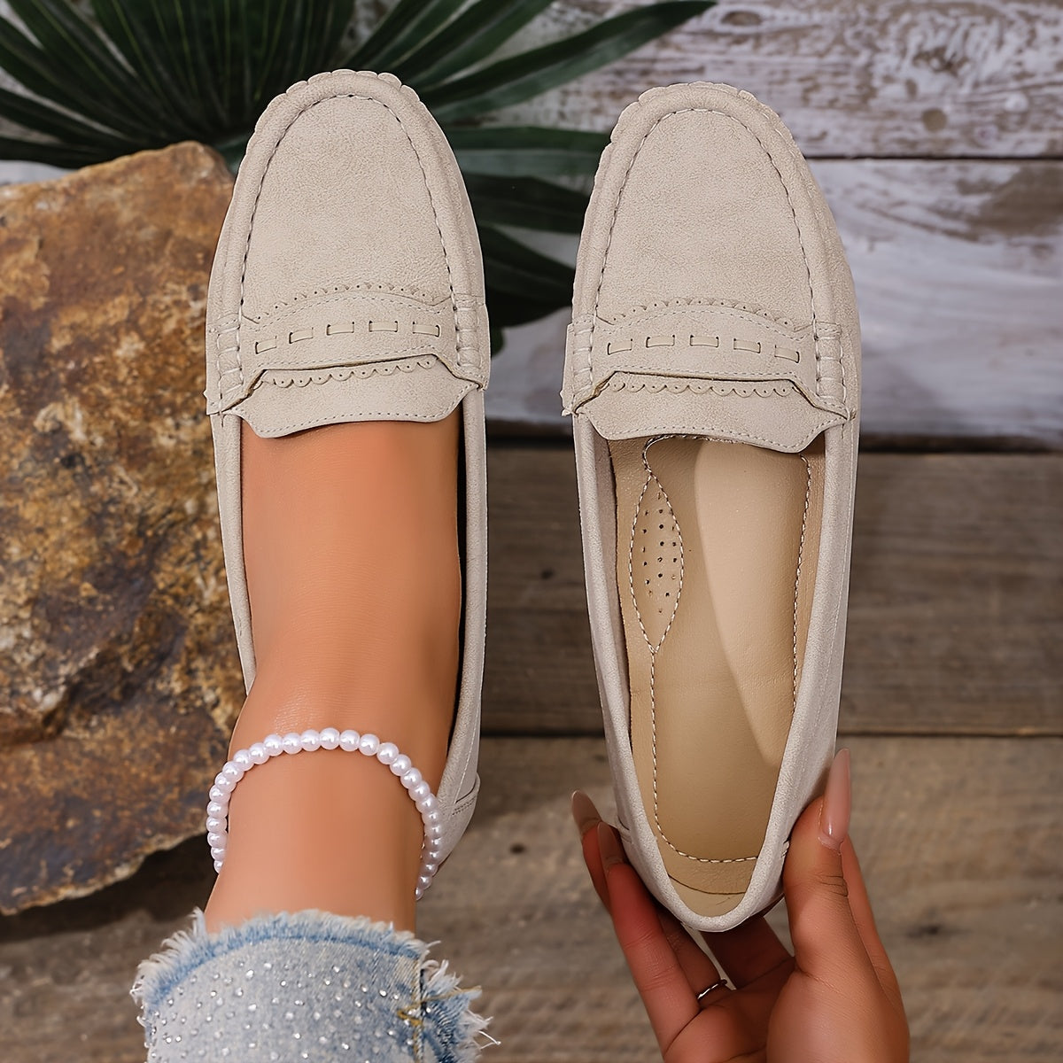 Leonie | Scalloped Suede Loafers