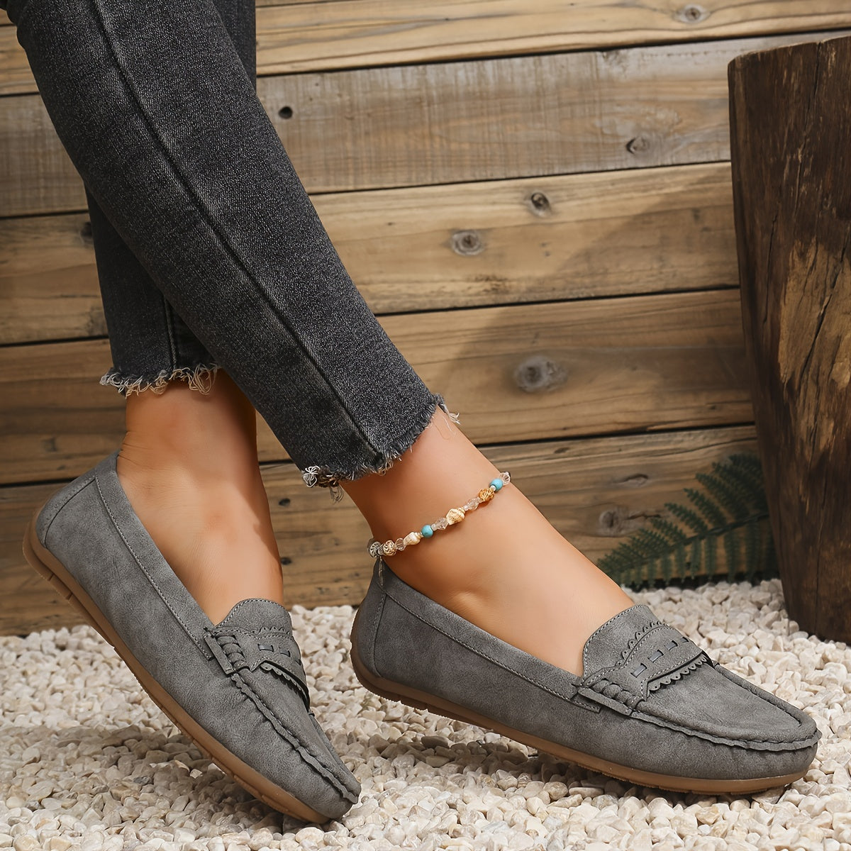Leonie | Scalloped Suede Loafers