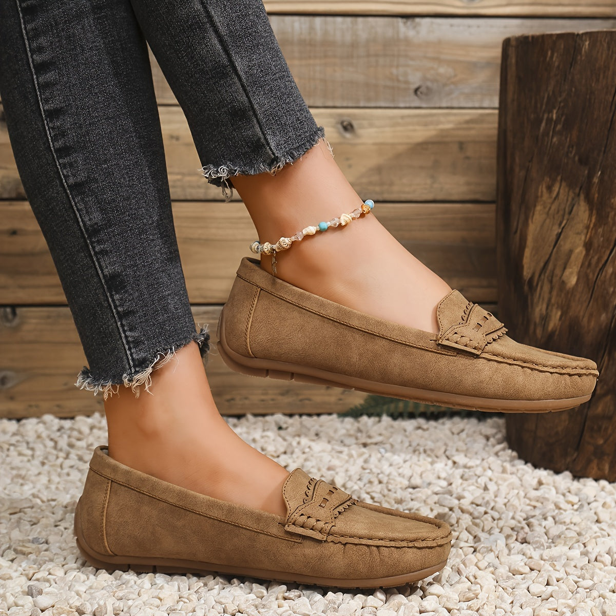 Leonie | Scalloped Suede Loafers