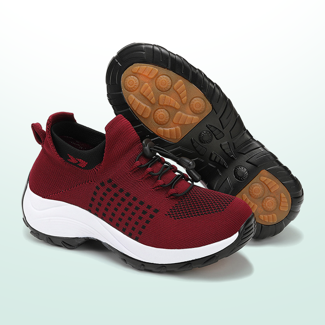 June | Knit Fabric Shoes in Black and Red